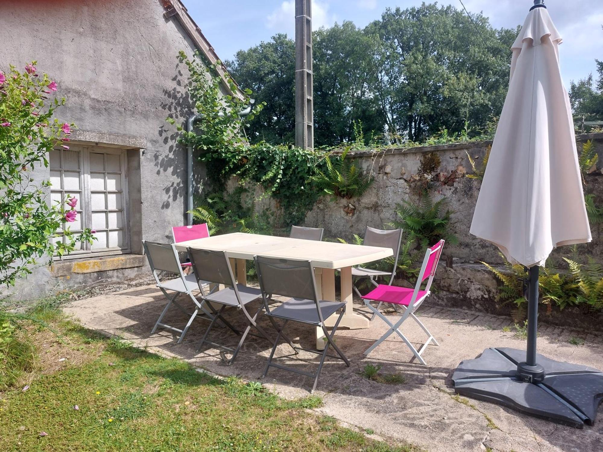 Les Anniquins Villa Ivoy-le-Pre Bagian luar foto